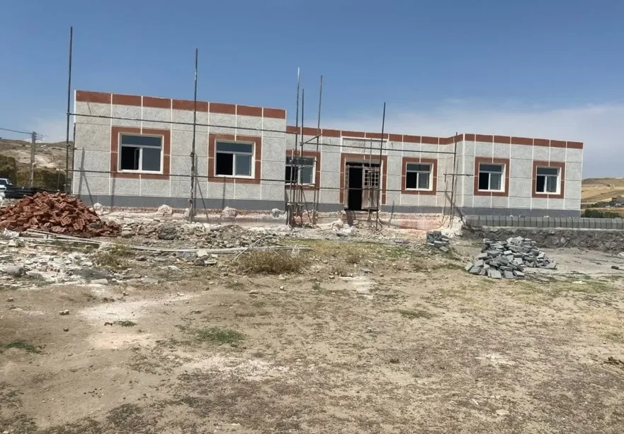مشارکت در تکمیل مدرسه 5 کلاسه روستای بسیط نظرکهریز هشترود